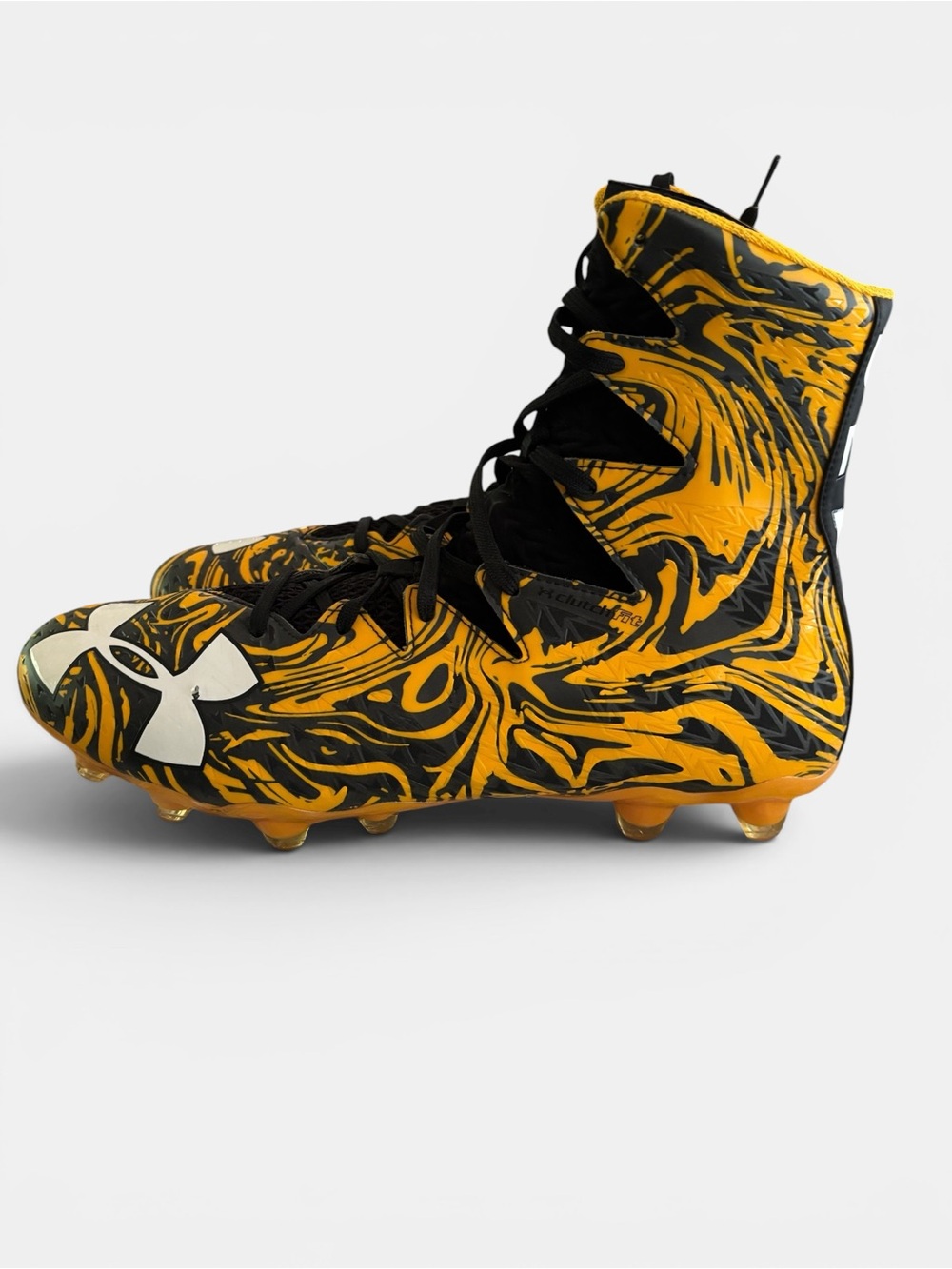Under Armour Highlights Yellow Black Football Cleats Mens Size 13 NWOT